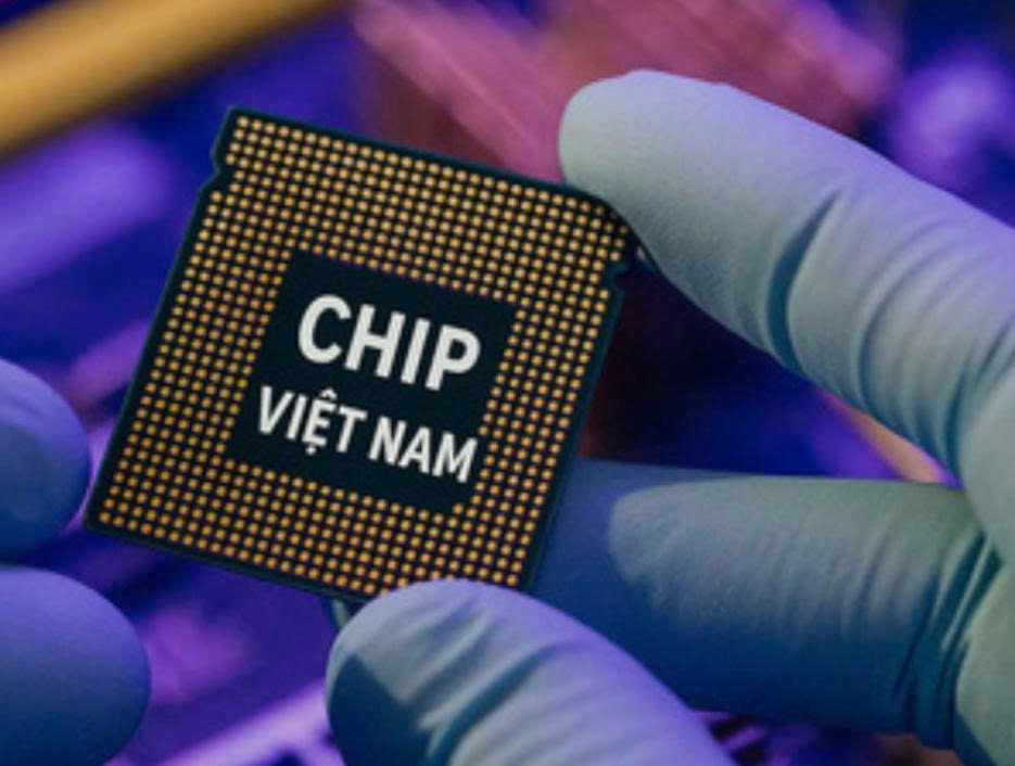 Ông Trương Gia Bình, Chủ tịch FPT ví bán dẫn là lương thực của kỷ nguyên số, còn AI là năng lượng chiến lược mới, như dầu khí trong tương lai.